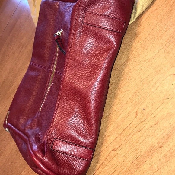 Antonio Melani Burgundy Basketweave Handbag - Picture 3 of 8